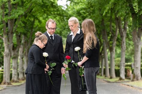 beerdigungskleidung herren.